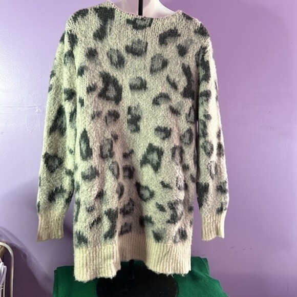 Free People Small Gray Black Animal Print Cardigan Sweater Acrylic - Picture 2 of 4